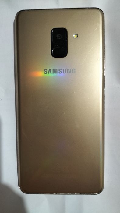 Продам телефон Самсунг galaxy a8 plus 2018 года
