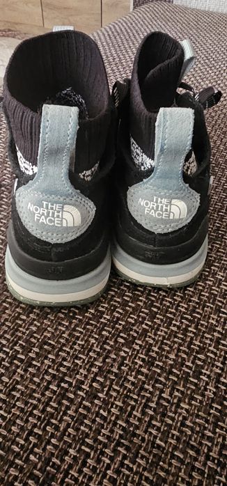 Vând ghete The North Face de drumeție