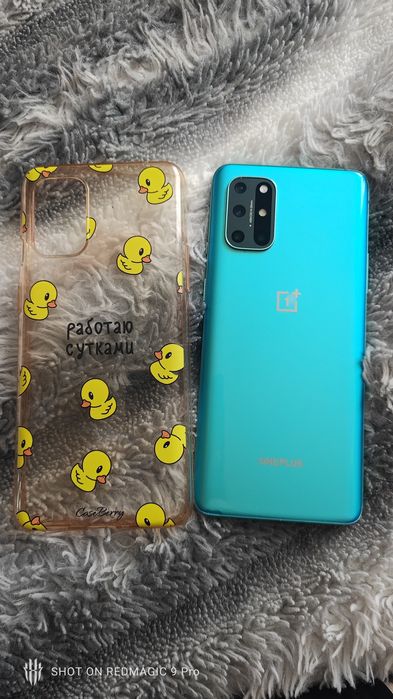 Продам телефон One Plus 8T 12/256 гб