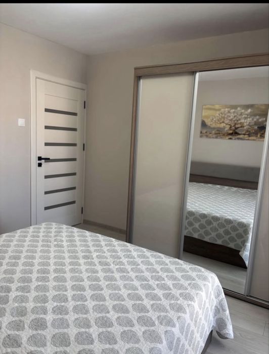 PF inchiriez ap 2 camere decom Strand