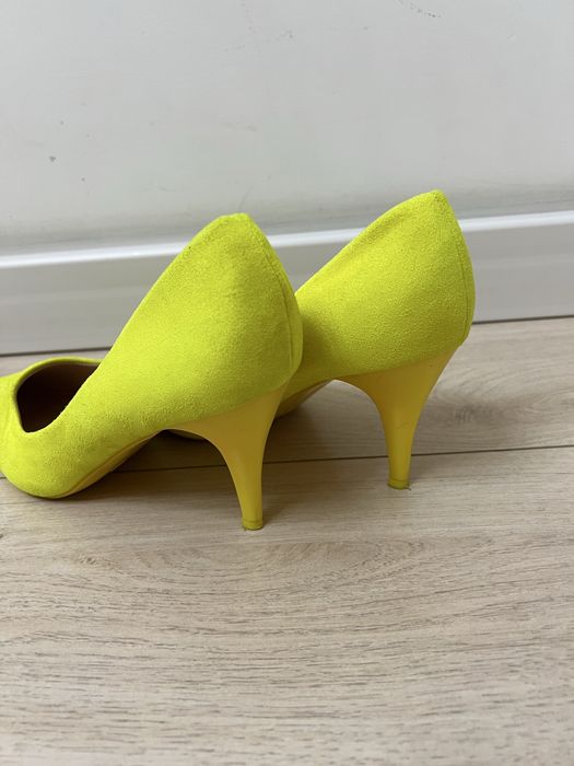 Продаю женские обувь