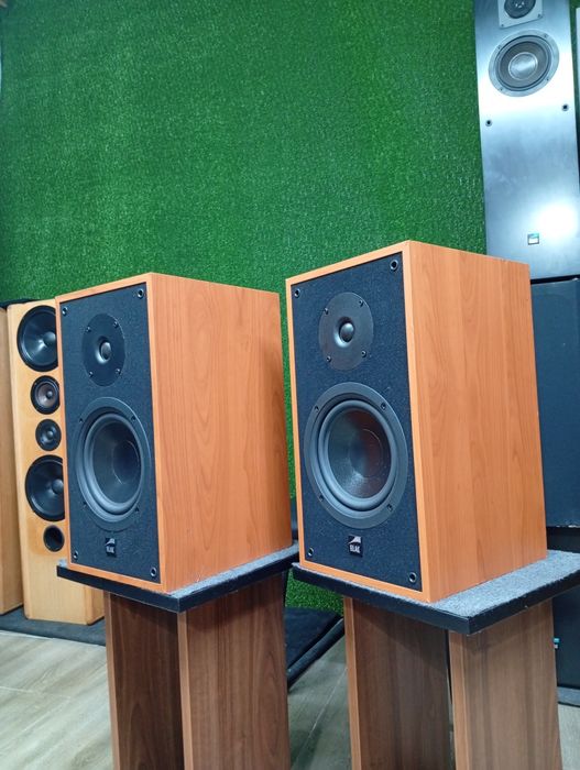 Тонколони ELAC ELT-7