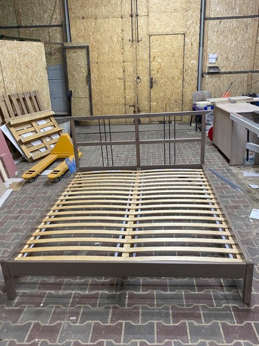 Продам кровать без