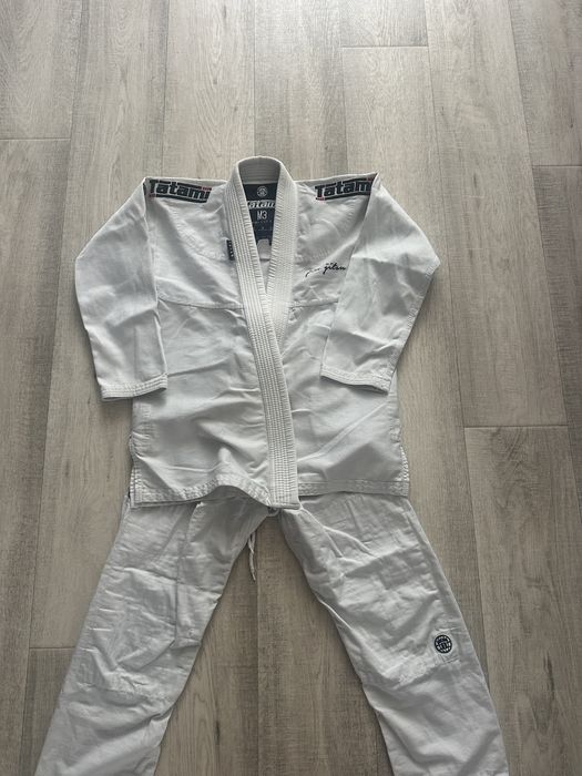 Продам кимано размеры м4.м3.м2
