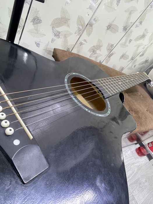 Akkustik gitara sotiladi holati yaxshi