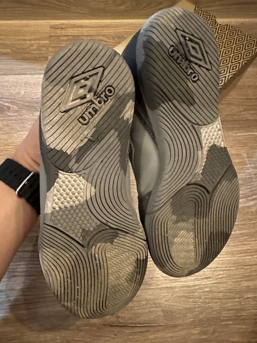 Детски Футболни маратонки Umbro FLAG JNR IC