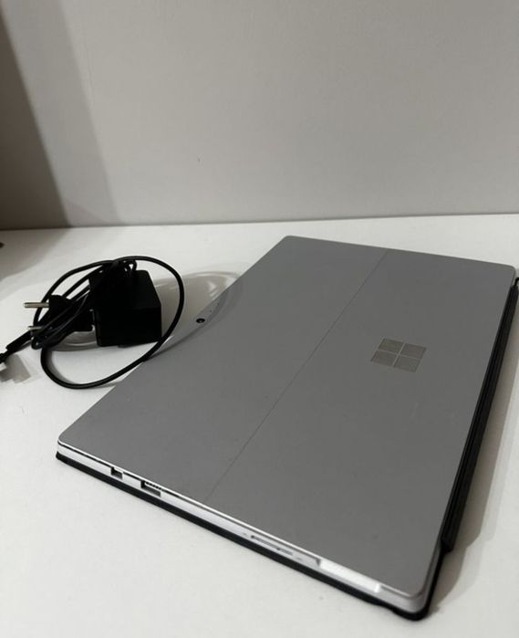 Microsoft surface pro 7 i5 16gb ram 256ssd