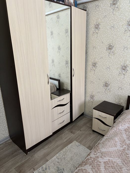 Продаи спальный гарнитур