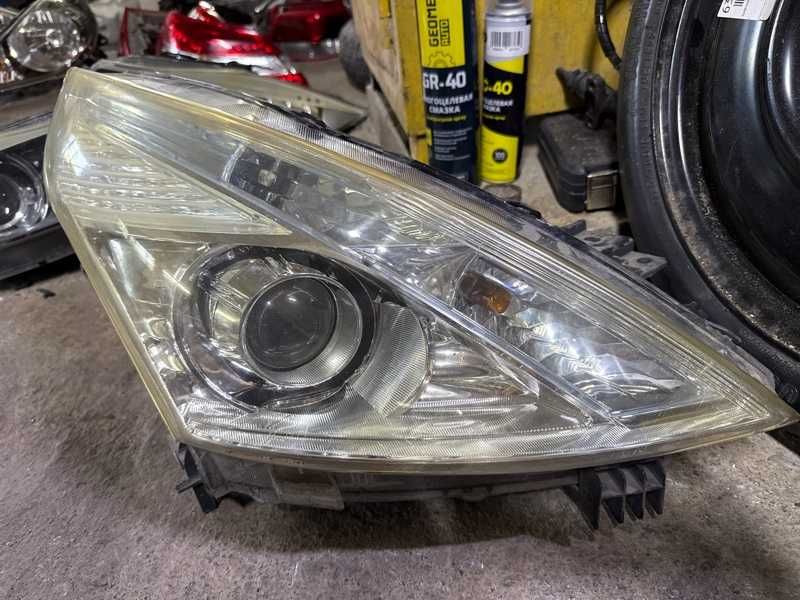 Фара ксеноновая Nissan Teana J32