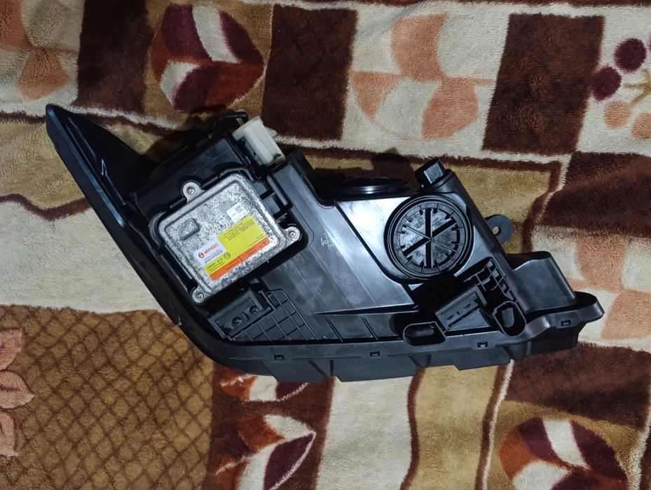 Фара на хундай Genesis