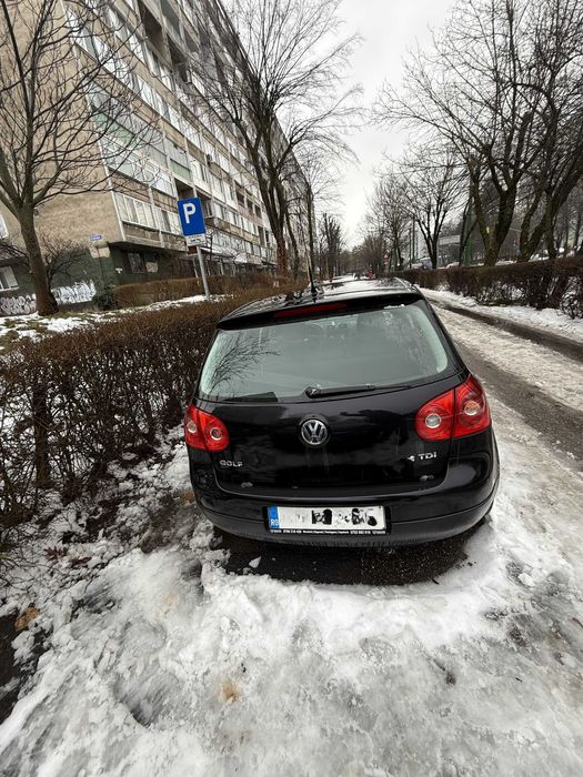 Vând Volkswagen Golf V, an fabricație 2008, motor 1.9 TDI.