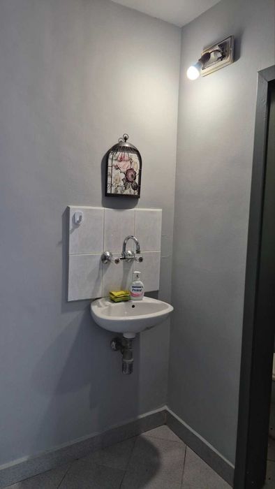 Дава се под наем Магазин в Перник, Център - 38 кв.м за 382.5 € - Снимка #7