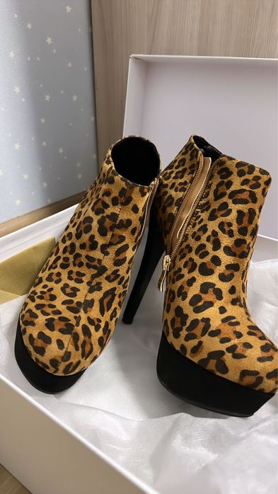 Продам новые леопардовые ботильоны!