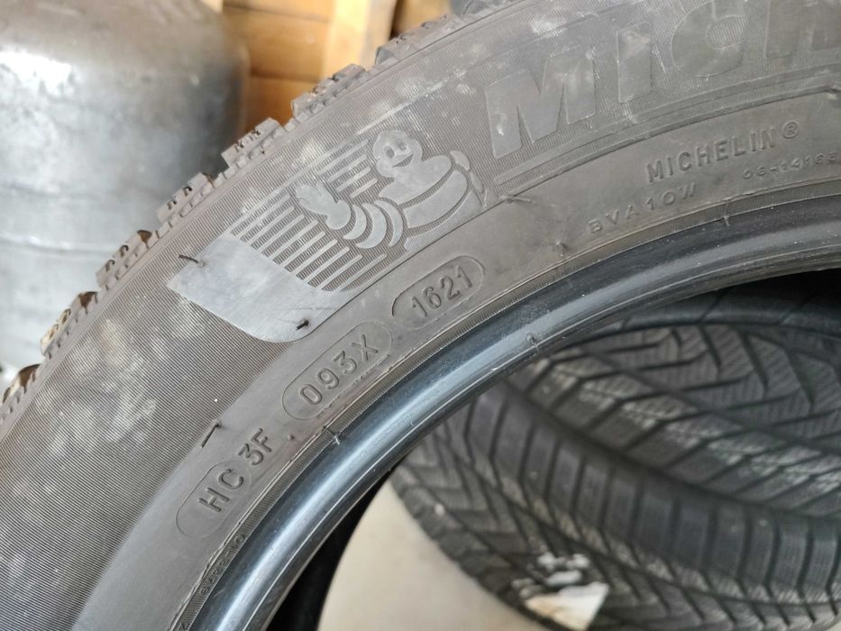4бр.зимни гуми MICHELIN 215 55 17 DOT21 цена за брой