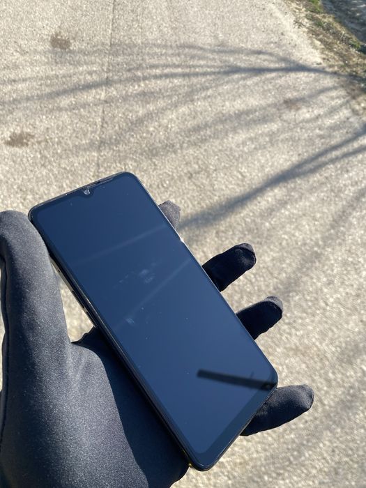 Oppo A57s aproape impecabil