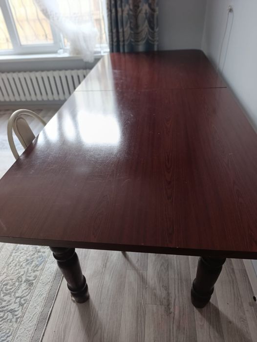 Стол деревянный, и боллер