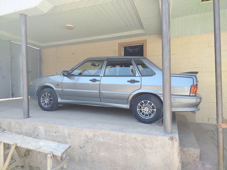 Vaz 2115 sotiladi