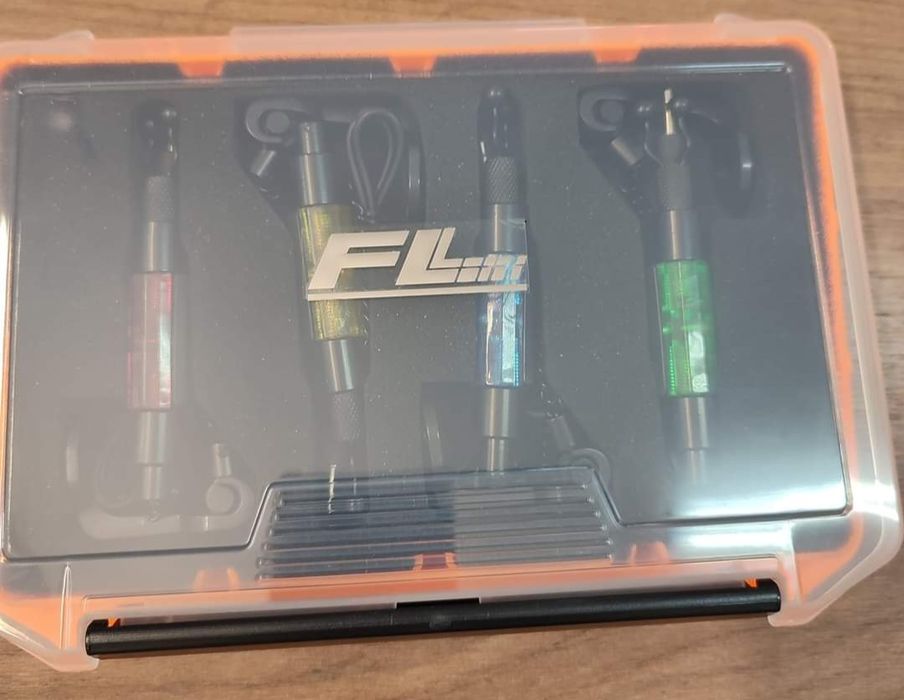 Set 4 Hangere (swinger) FL cu iluminare si Valigeta transport Jy-sw-10