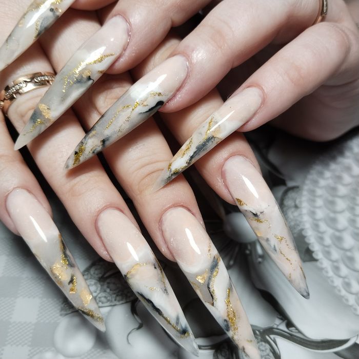 Маникюр, педикюр, наращивание ногтей