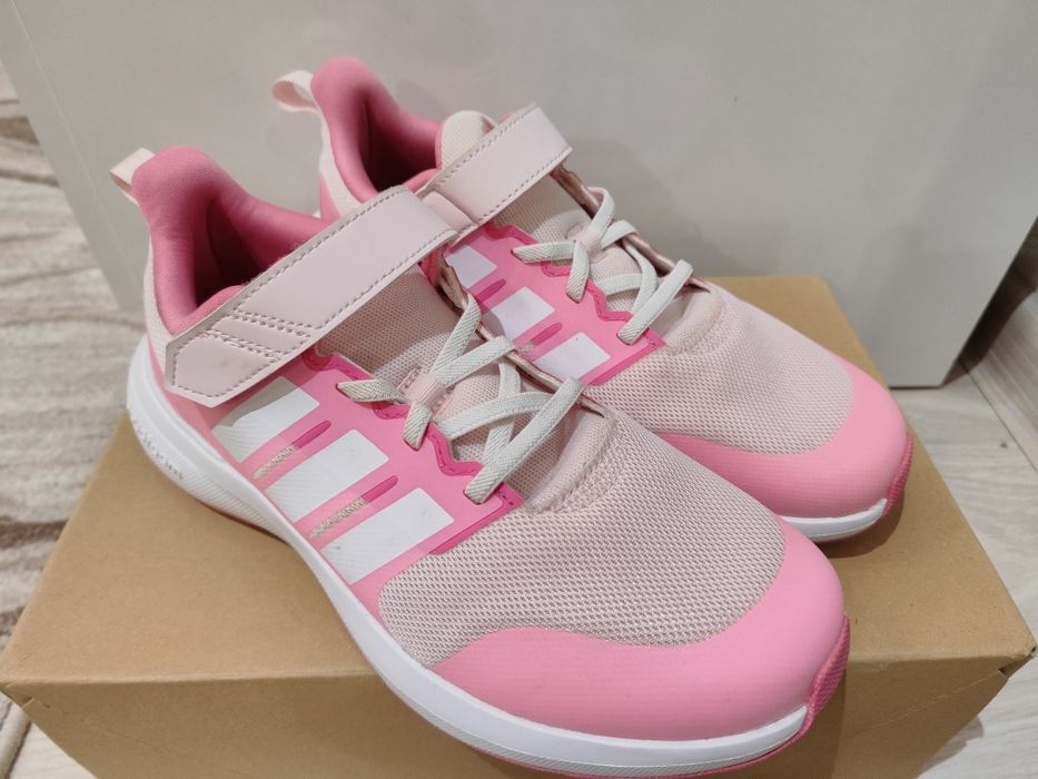 Дамски маратонки Adidas Fortarun 2.0,38 номер,дължина на стелка 24,5 см