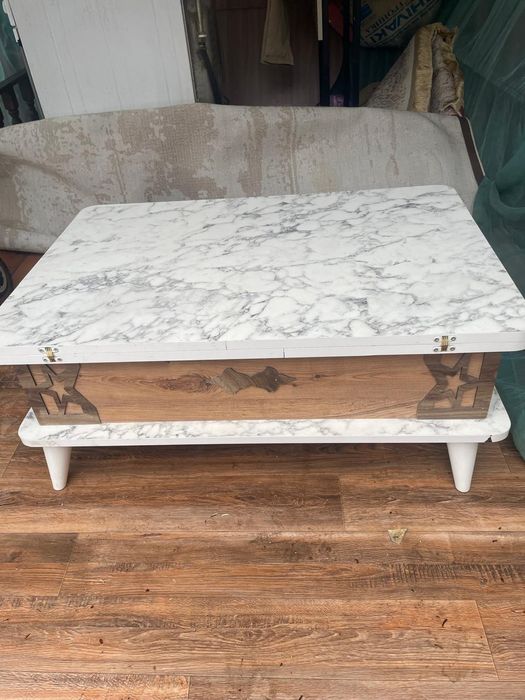 Стол в идеальном состоянии