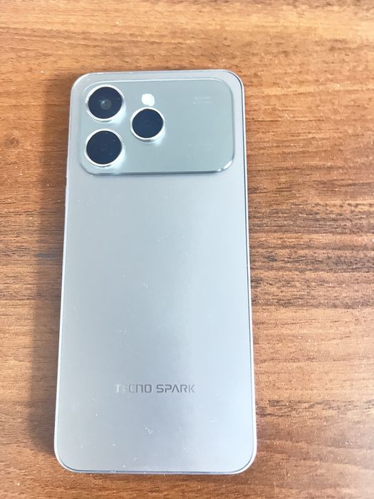Продам телефон TECNO SPARK 40