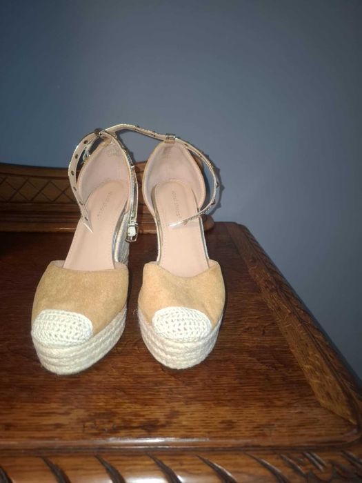 Летни сандали на платформа  Ideal shoes