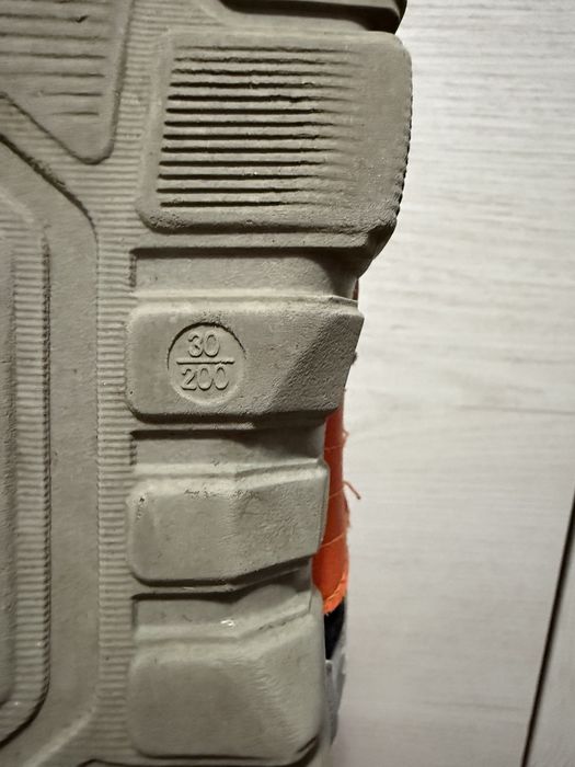 Детские кроссовки