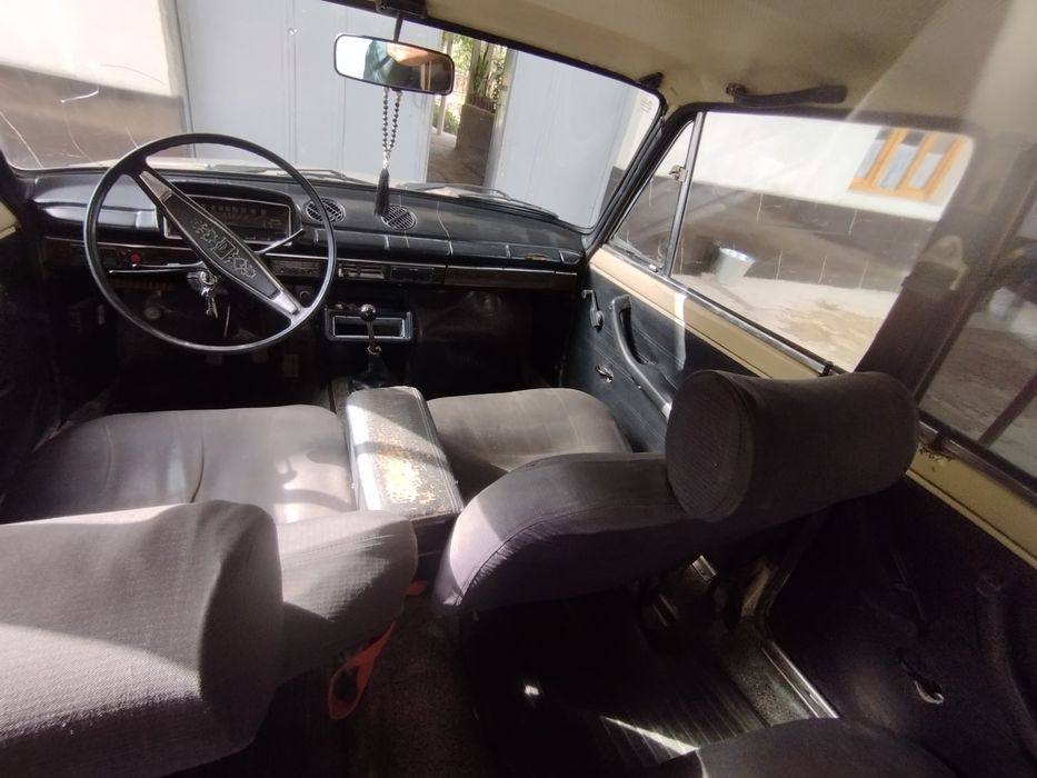 Vaz 21011 sotladi