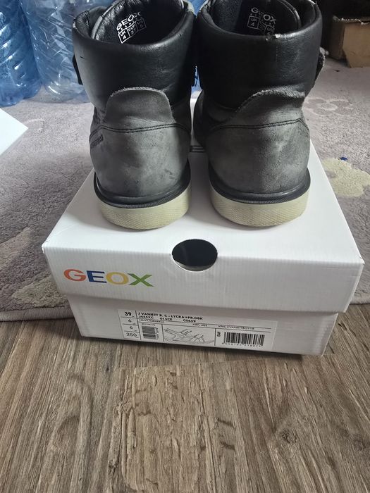 Зимни боти Geox естествена кожа 37