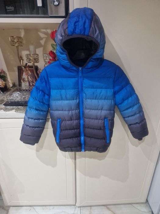 Geaca imblanita pt 4-5 ani la doar 45 lei