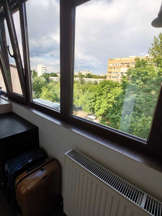 Vand apartament 3 camere Piata Gorjului, sector 6, metrou