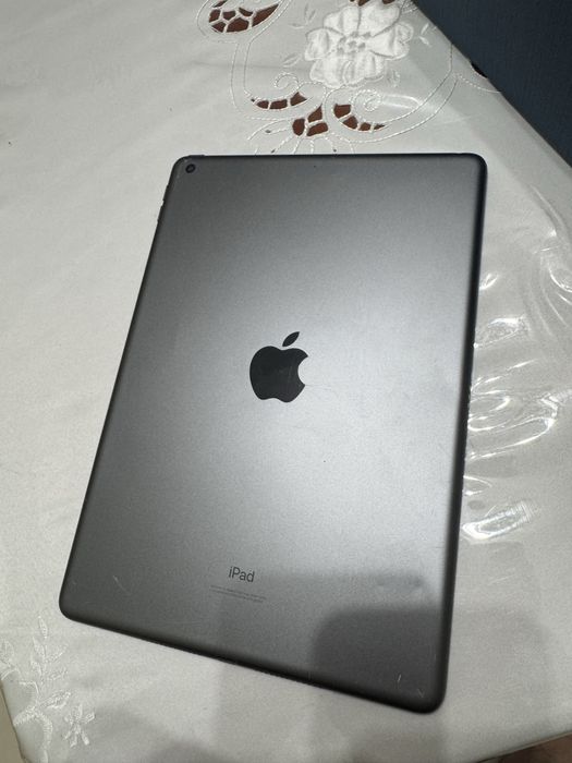 Продаю Apple iPad 9 в рабочем состоянии.