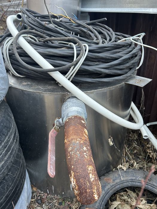 Промышленный бак