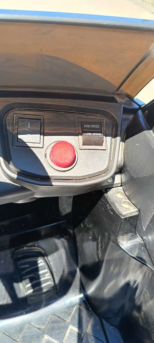 Децка акомулаторна кола Mercedes
