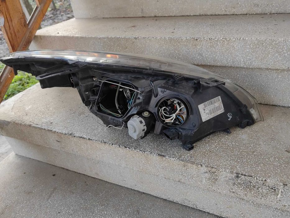 Фар Renault Megane Xenon ляв / Фар Рено Меган ксенонов Оригинален