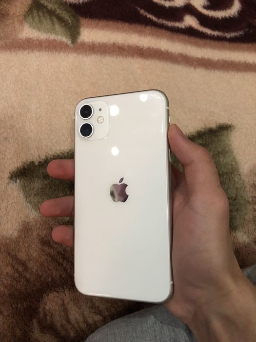 Iphone 11 128 ГБ в хорошеем состаянии с каробкой