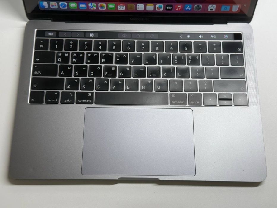 Macbook Pro 2018 1oy kafolati bilan