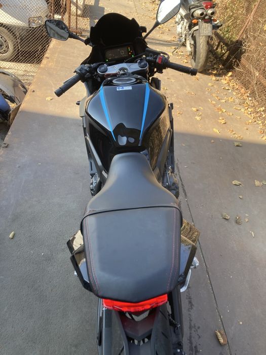 Honda CBR650R на части