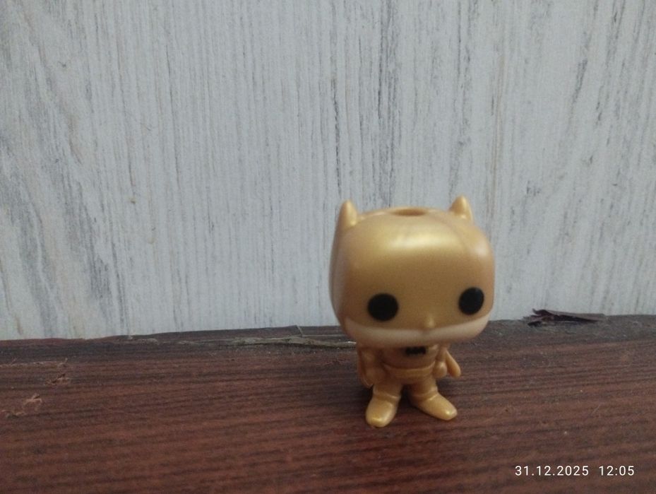 Редкий Золотой Бэтмен DC — коллекция Kinder