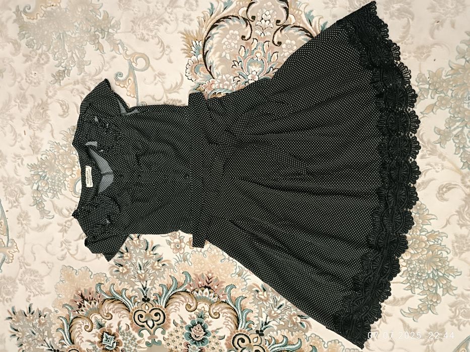 Продам платье размер 46-48 очень стильные подходит нежным девушкам