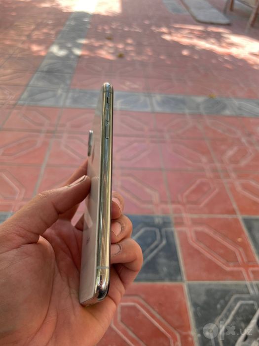 Iphone x 64 talik batareka 100 uselni holati ideal