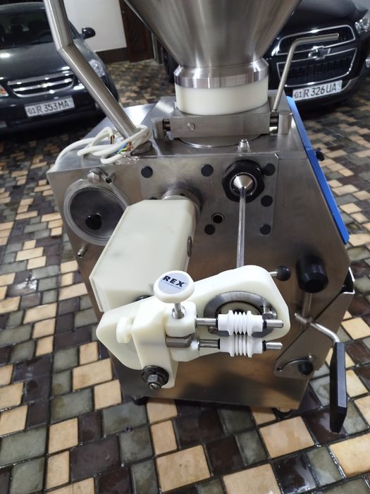 Колбасное оборудование шприц Rex 50 с перекрутчиком