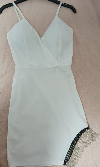 Rochie albă ocazie cu franjuri