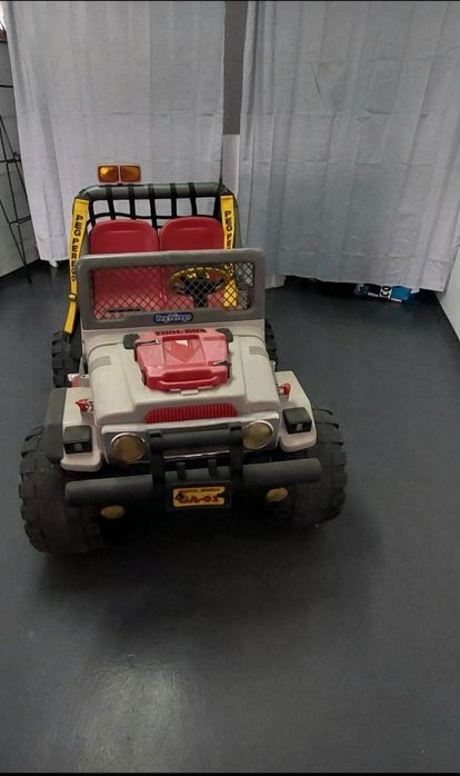 Jeep & Motocicletă electrică