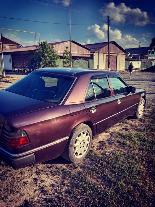Продам w124, на ходу