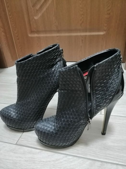 Черни боти ботуши