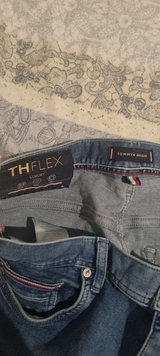 Blugi Tommy Hilfiger
