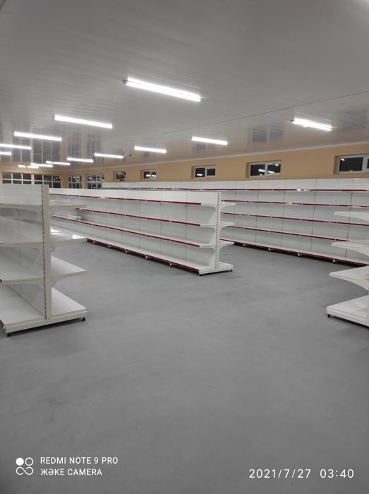 Торговое оборудование:металлические стеллажи для магазинов