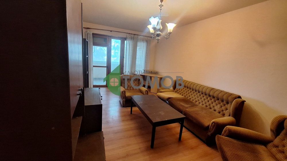 Просторен тристаен апартамент в кв. Самара 1